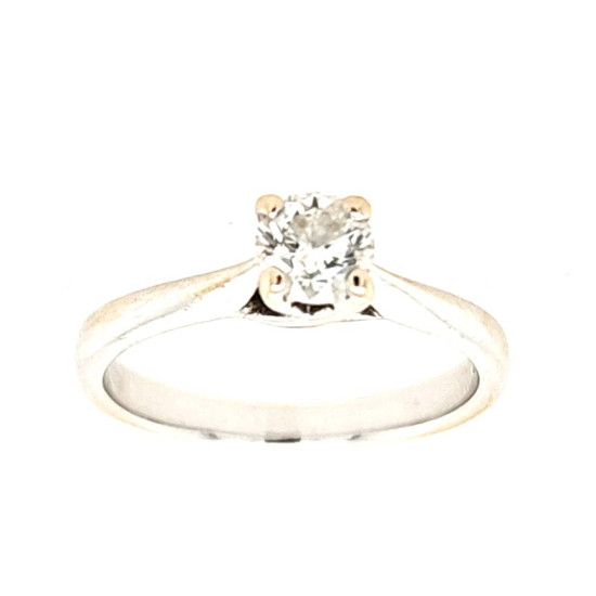 Pre Owned 18ct White Gold Diamond Solitaire Ring ZR669